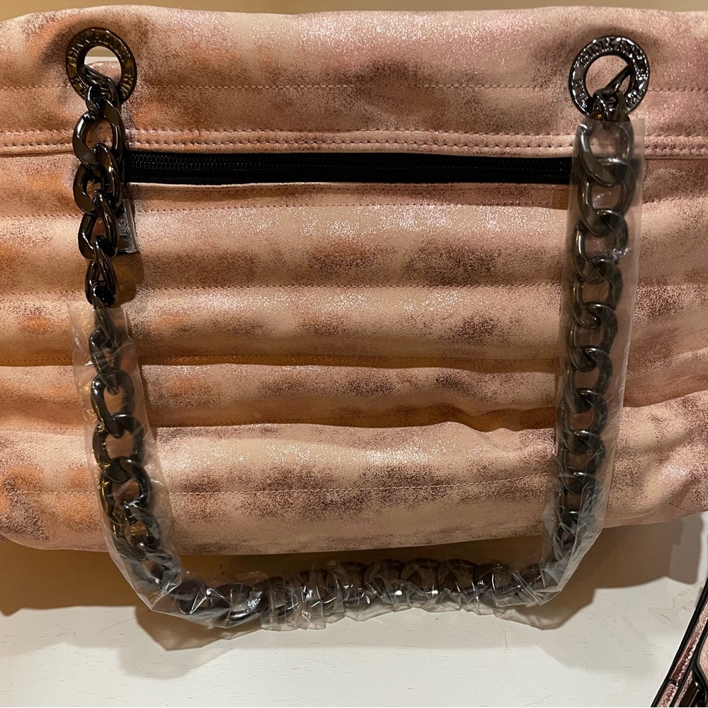 Puffer style pocketbook
